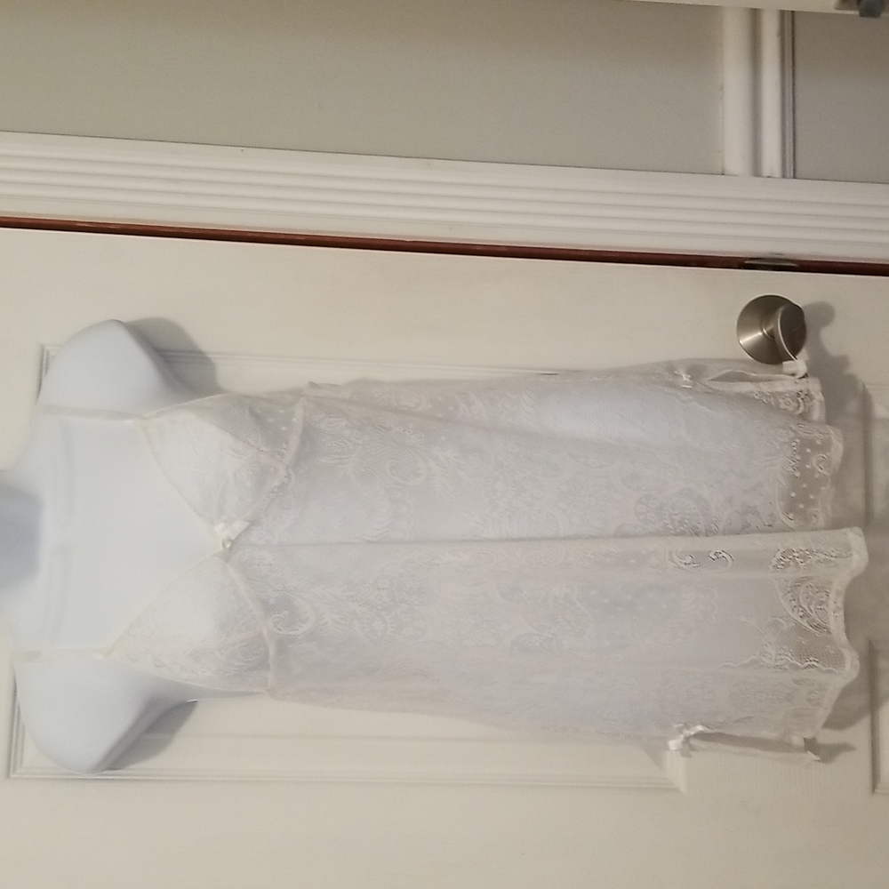 NWOT Victoria's Secret white lace slip